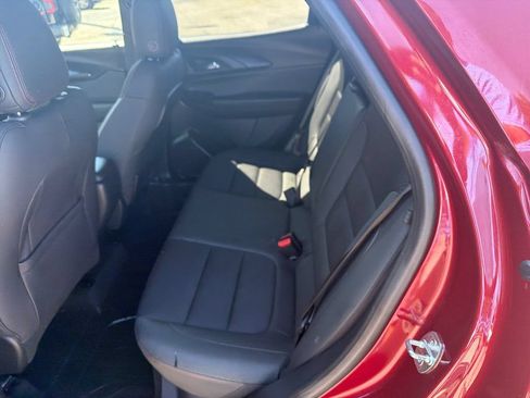 Used 2023 Chevrolet TrailBlazer RS FWD image 14