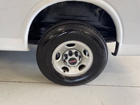 Used 2025 GMC Savana 3500 LT w/ LT Preferred Equipment Group RWD image 40