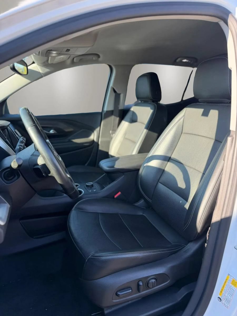 Used 2024 GMC Terrain SLT w/ Elevation Edition AWD/4WD image 12