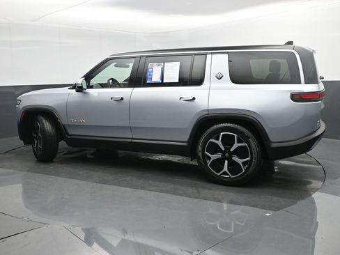 Used 2023 Rivian R1S Adventure image 3