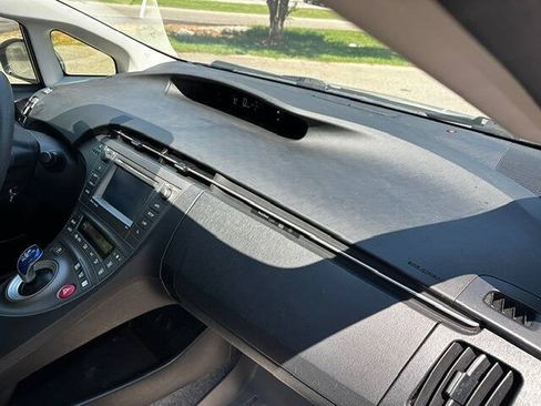 Used 2013 Toyota Prius Three w/ Solar Roof Pkg FWD image 12