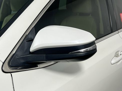 Used 2014 Toyota Highlander Limited image 12