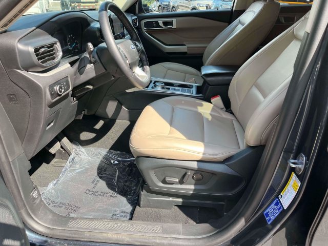 Certified 2024 Ford Explorer XLT w/ Equipment Group 202A RWD image 31