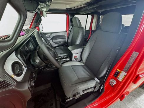 New 2025 Jeep Gladiator Sport image 23