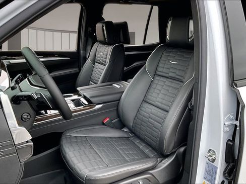 New 2026 Cadillac Escalade Platinum Sport w/ LPO, ONYX Package AWD/4WD image 9