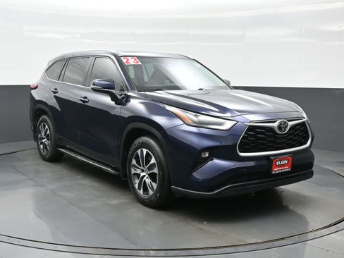 Used 2023 Toyota Highlander XLE AWD/4WD image 8