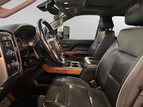 Used 2019 Chevrolet Silverado 3500 High Country image 24
