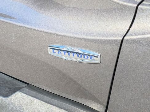 Used 2020 Jeep Renegade Latitude AWD/4WD image 34