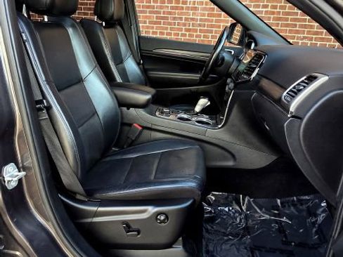 Used 2020 Jeep Grand Cherokee Limited w/ Luxury Group II image 11