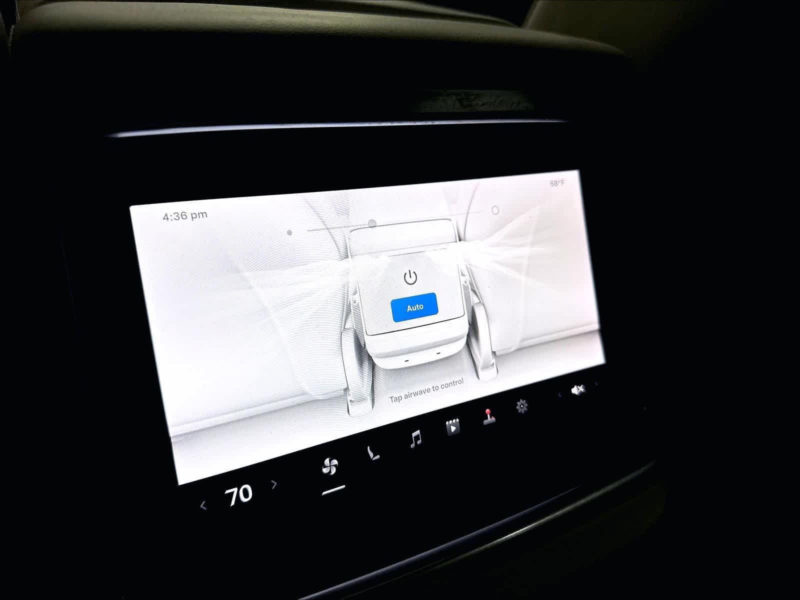 Used 2022 Tesla Model S AWD/4WD image 31