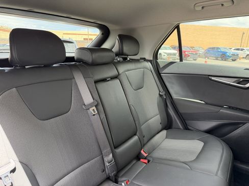 Used 2023 Kia Niro EX w/ EX Cold Weather Package FWD image 38