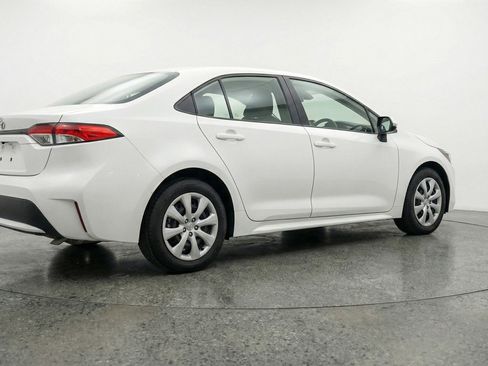 Used 2025 Toyota Corolla LE FWD image 9
