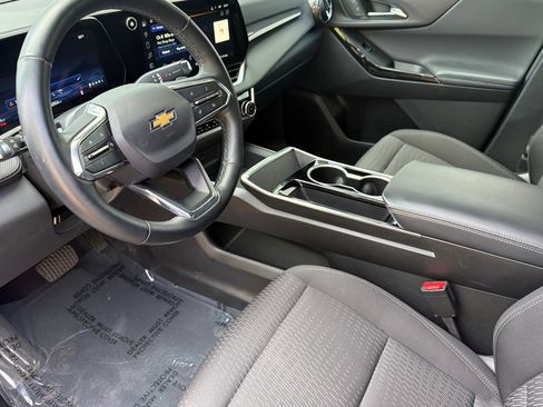 Used 2025 Chevrolet Equinox LT FWD image 10