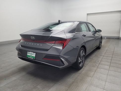 Used 2025 Hyundai Elantra SEL FWD image 9
