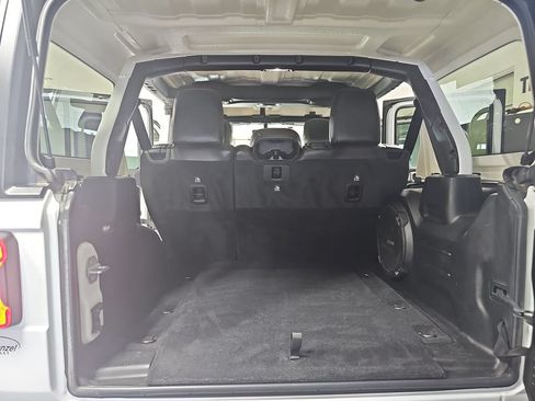 Used 2020 Jeep Wrangler Unlimited Sahara w/ Dual Top Group AWD/4WD image 15