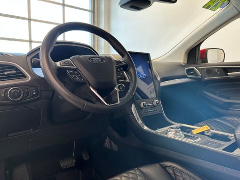 Used 2024 Ford Edge Titanium w/ Equipment Group 301A AWD/4WD image 9