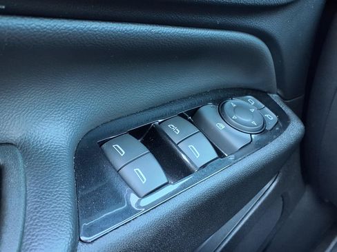 Used 2023 Chevrolet Equinox Premier FWD image 24