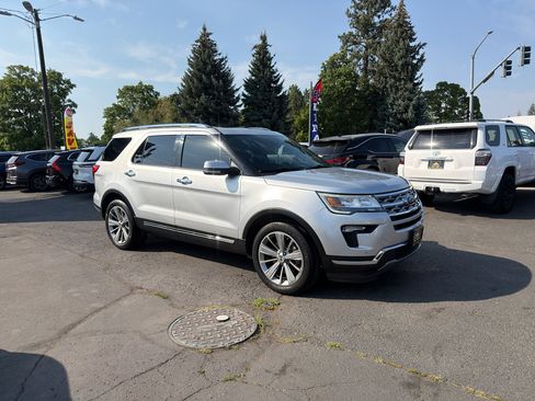 Used 2018 Ford Explorer Limited AWD/4WD image 10