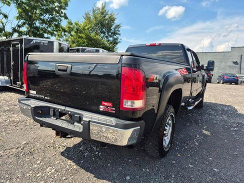 Used 2008 GMC Sierra 2500 SLT w/ Z71 Off-Road Package AWD/4WD image 4