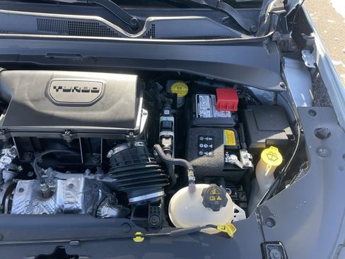 Used 2024 Jeep Compass Latitude image 38