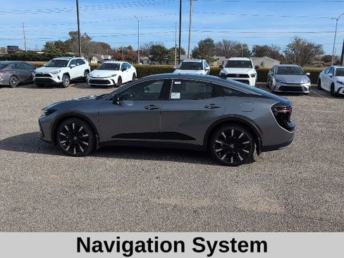 New 2026 Toyota Crown Platinum image 3