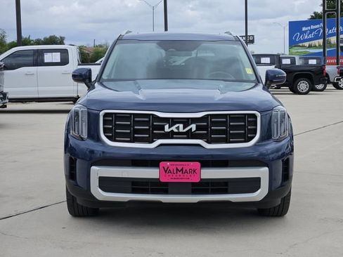 Used 2025 Kia Telluride S AWD/4WD image 2