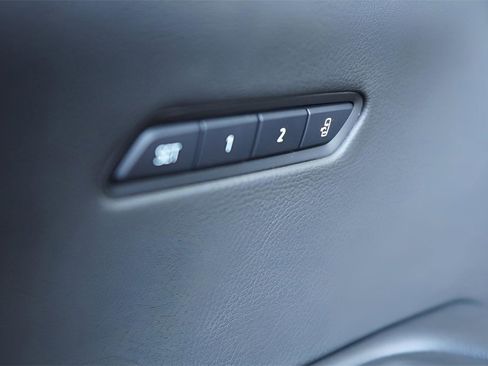 New 2025 Cadillac XT6 Luxury image 19