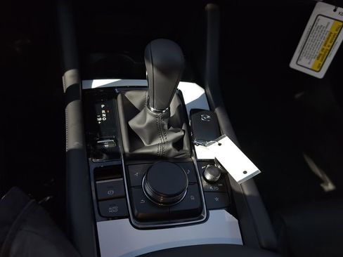 New 2026 MAZDA MAZDA3 Hatchback w/Premium Plus Pkg image 18