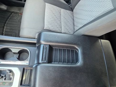 Used 2017 Toyota Tundra SR5 AWD/4WD image 13