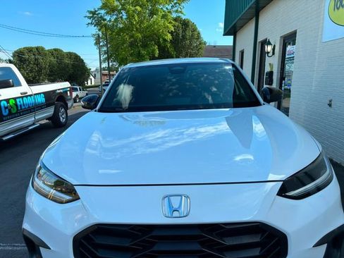 Used 2023 Honda HR-V Sport image 9