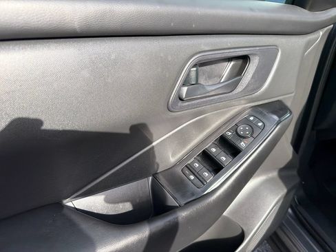 Used 2024 Nissan Rogue S FWD image 15