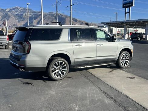 New 2026 Chevrolet Suburban High Country w/ Sun And Tow Package image 31