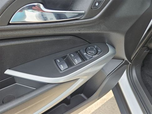 Used 2025 Chevrolet Trax LS image 15