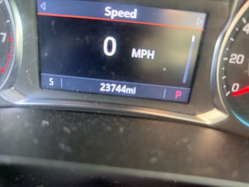 Used 2023 Chevrolet Traverse LT image 9