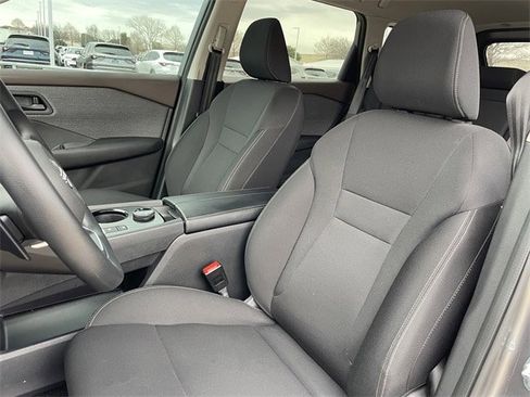 Used 2023 Nissan Rogue S image 24