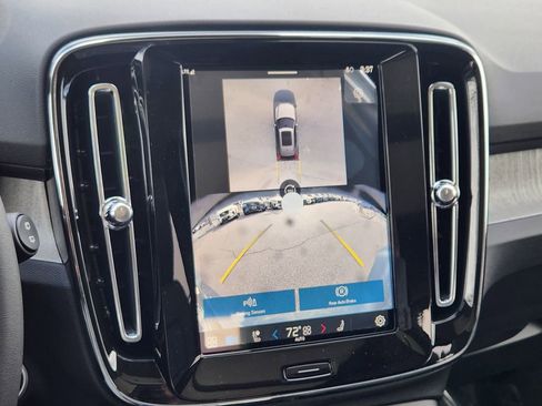 New 2025 Volvo XC40 B5 Ultra w/ Climate Package image 12