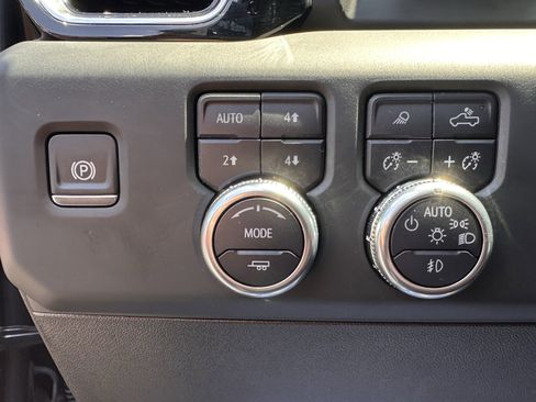 Used 2024 GMC Sierra 2500 Denali Ultimate image 22