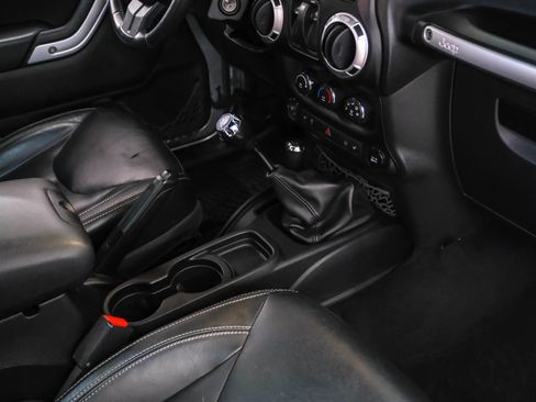 Used 2013 Jeep Wrangler Rubicon w/ PWR Convenience Group AWD/4WD image 20