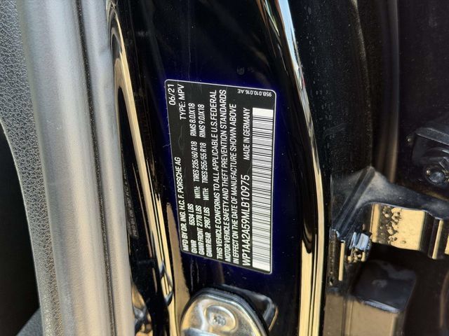 Used 2021 Porsche Macan AWD/4WD image 27