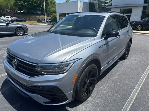 Used 2023 Volkswagen Tiguan SE R-Line FWD image 9