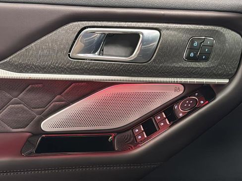 Used 2025 Ford Explorer Platinum w/ LUX Leather Package image 22