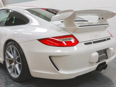 Used 2010 Porsche 911 GT3 RWD image 19