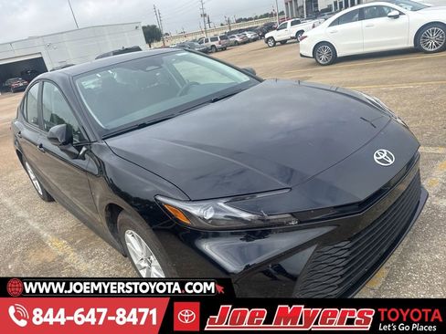 Used 2026 Toyota Camry LE image 6