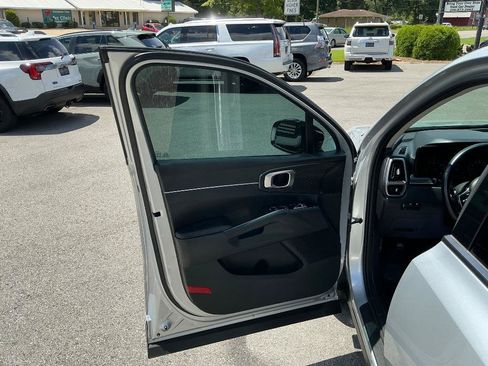 Used 2021 Kia Sorento S w/ Panoramic Sunroof Package FWD image 17