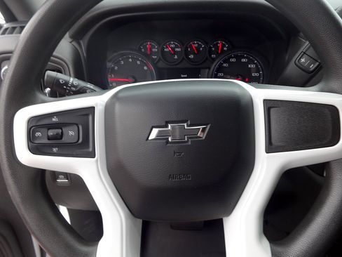 Used 2019 Chevrolet Silverado 1500 Custom Trail Boss w/ Custom Convenience Package AWD/4WD image 21