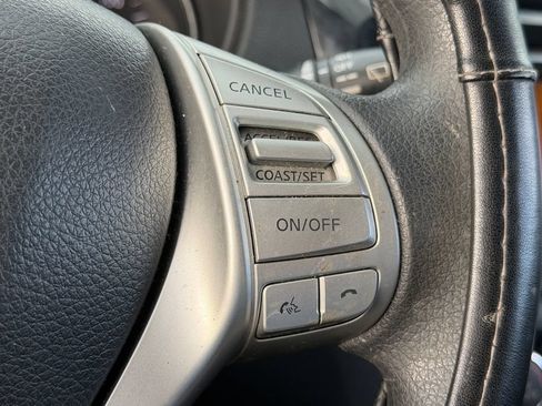 Used 2014 Nissan Rogue SV FWD image 22