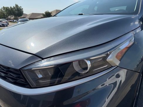 Used 2022 Kia Forte LXS FWD image 11