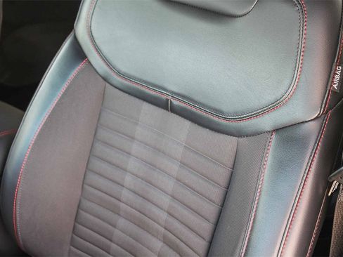 Certified 2025 Ford Explorer ST-Line w/ Premium Package image 32