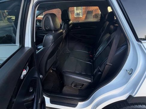 Used 2016 Kia Sorento EX FWD image 8