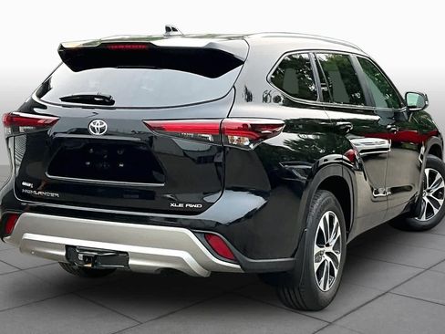 Certified 2024 Toyota Highlander XLE AWD/4WD image 13